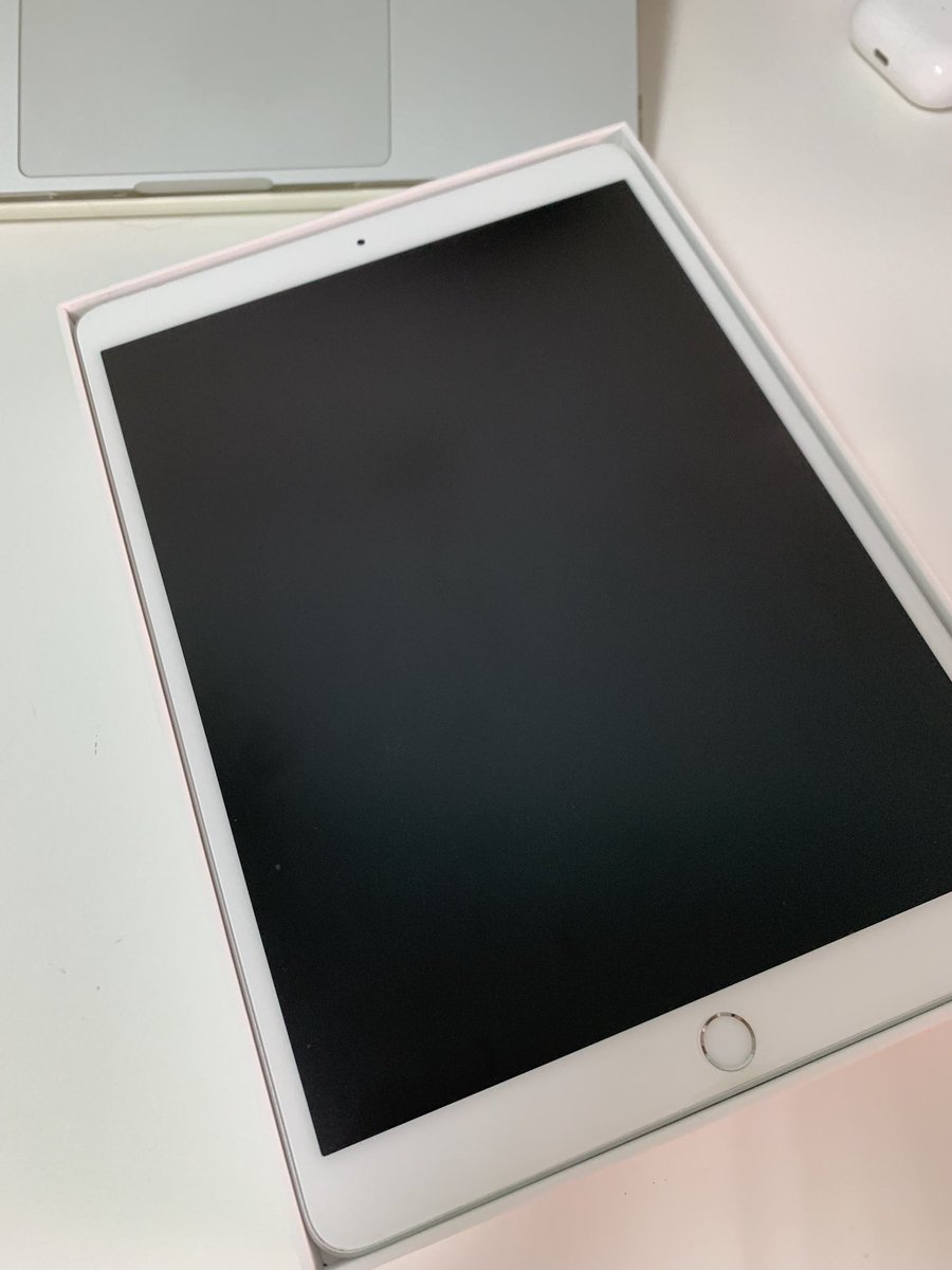 pchypx's tweet photo. ส่งต่อ iPad Air 3 64gb Wi-Fi ซื้อมาใช้แค่เรียน  สภาพ99% ขอบมุมไม่มีถลอก  8000 ส่งฟรี นัดรับแนวBTS กล่องครบ ไม่มีที่ชาจ มีปากกา ติดฟิมอย่างดี เขียนลื่น #ipadมือสอง #ส่งต่อ #ไอแพดมือ2 #ไอแพดมือสองราคาถูก #ไอแพดเพื่อการศึกษา #ไอแพด #มือสอง #ไอแพดมือสองราคาถูก #iPad #iPadAir https://t.co/xVDsgRydRM