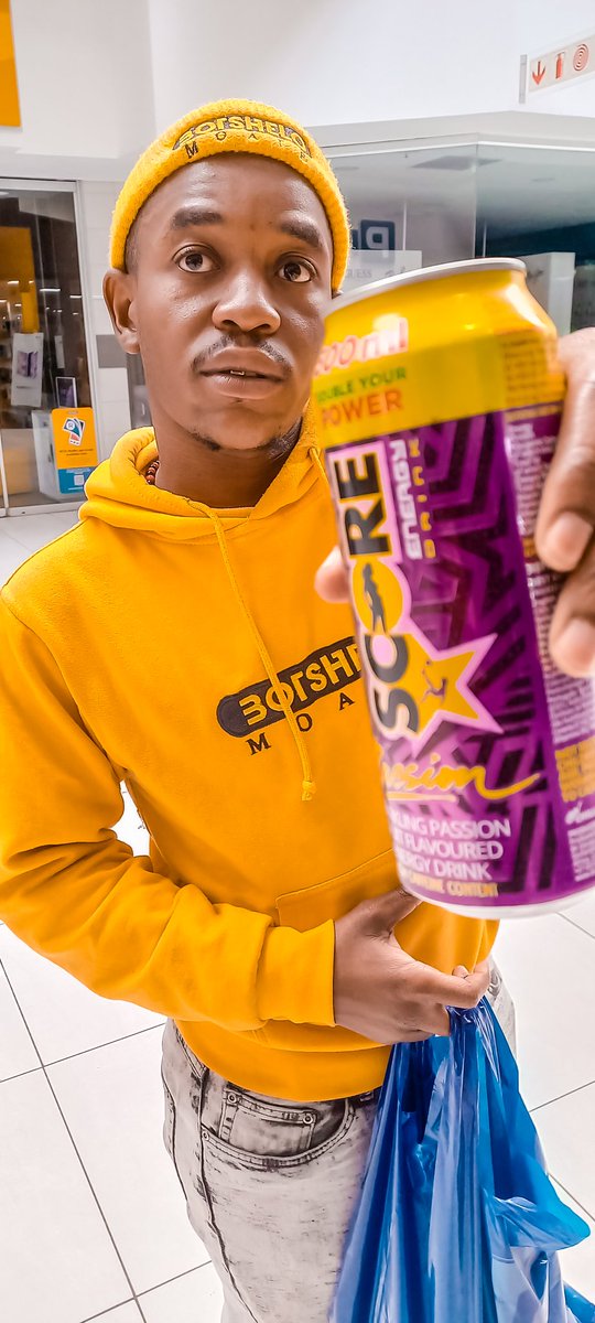BotsheloMoate's tweet photo. Contact list yaka e botlhoko s'net ake dronke ke fame #drinkscore #winwithscore 
Recharging ⛽ @scoreenergy061 https://t.co/88WHk9BUDW