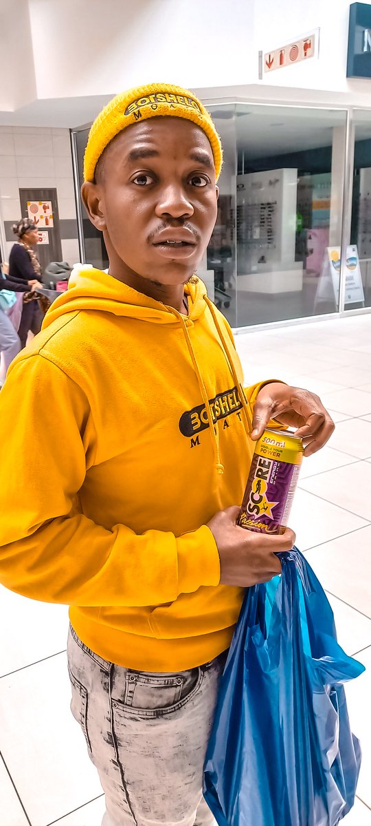 BotsheloMoate's tweet photo. Contact list yaka e botlhoko s'net ake dronke ke fame #drinkscore #winwithscore 
Recharging ⛽ @scoreenergy061 https://t.co/88WHk9BUDW