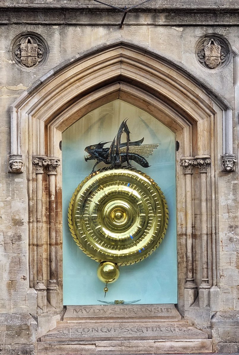 Janonautas's tweet photo. Good Morning CAMBRIDGE!
La foto de hoy es del "Devorador del tiempo" un reloj apadrinado por Stephen Hawking en la Universidad de Cambridge.
La originalidad del reloj es que no tiene manecillas ni números.
#Cambridge #cambridgeuniversity #corpusclock https://t.co/XaFRxJgUuH