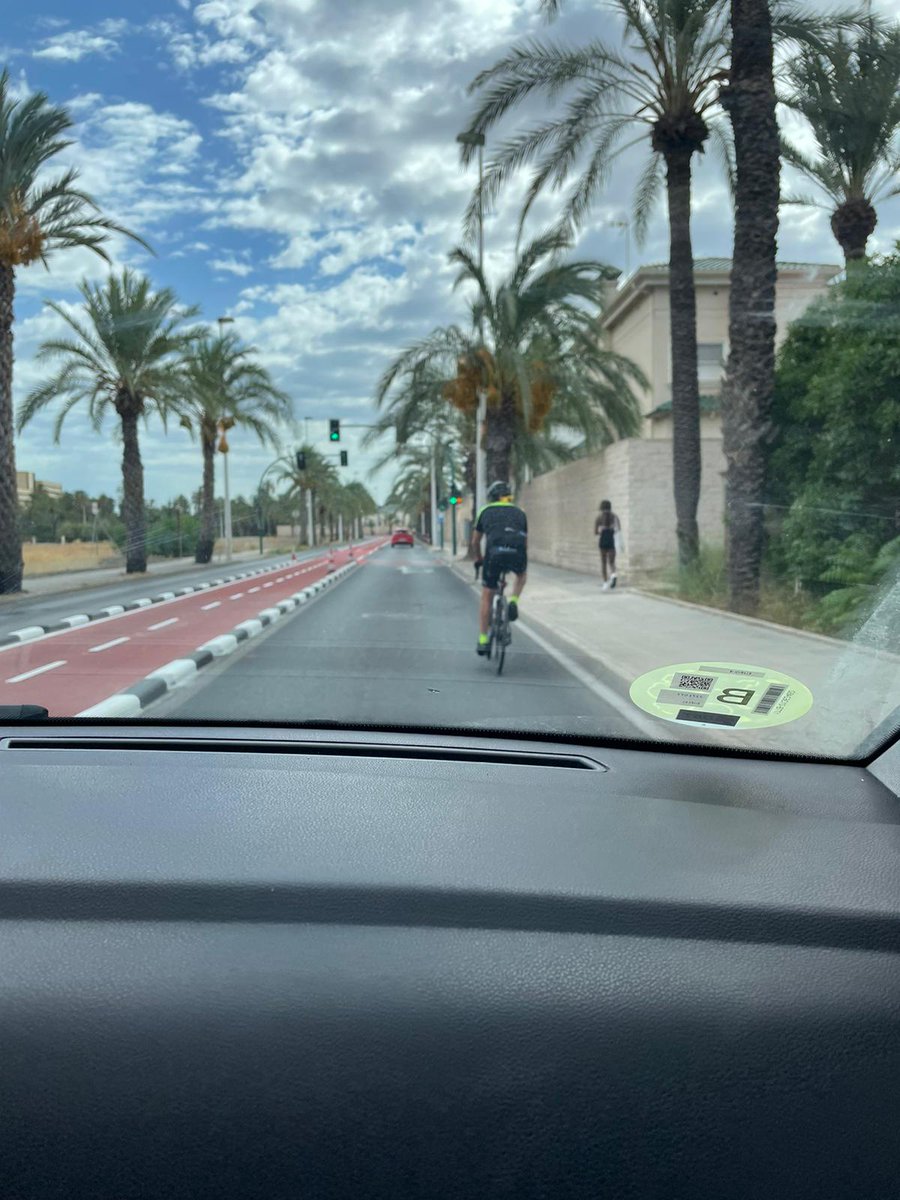 Buenos días <a href="/ajuntamentelx/">Ayuntamiento de Elche - Ajuntament d'Elx</a> 
<a href="/esther_dival/">Esther Díez</a>