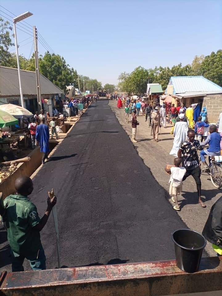 Muhamma21111153's tweet photo. #BornoUpdate: Road Constructions and drainage Sector.
By @ellawanm
The unprecedented transformation of Borno state continues, as @ProfZulum's administration continues with the road constructions and rehabilitation.
@officialABAT @KashimSM @GovBorno @SpokesmanBornoG @Habuhk4 https://t.co/1zn2zsVSGo