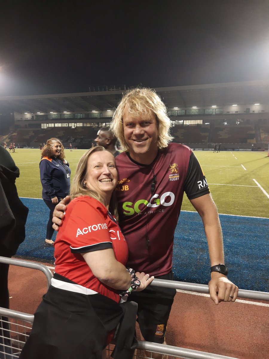 Great to be back with #sarriesfamily. Fabulous to chat and hug. Thanks to <a href="/mouritzbotha/">Mouritz Botha</a> for the photo. Great to see him back.