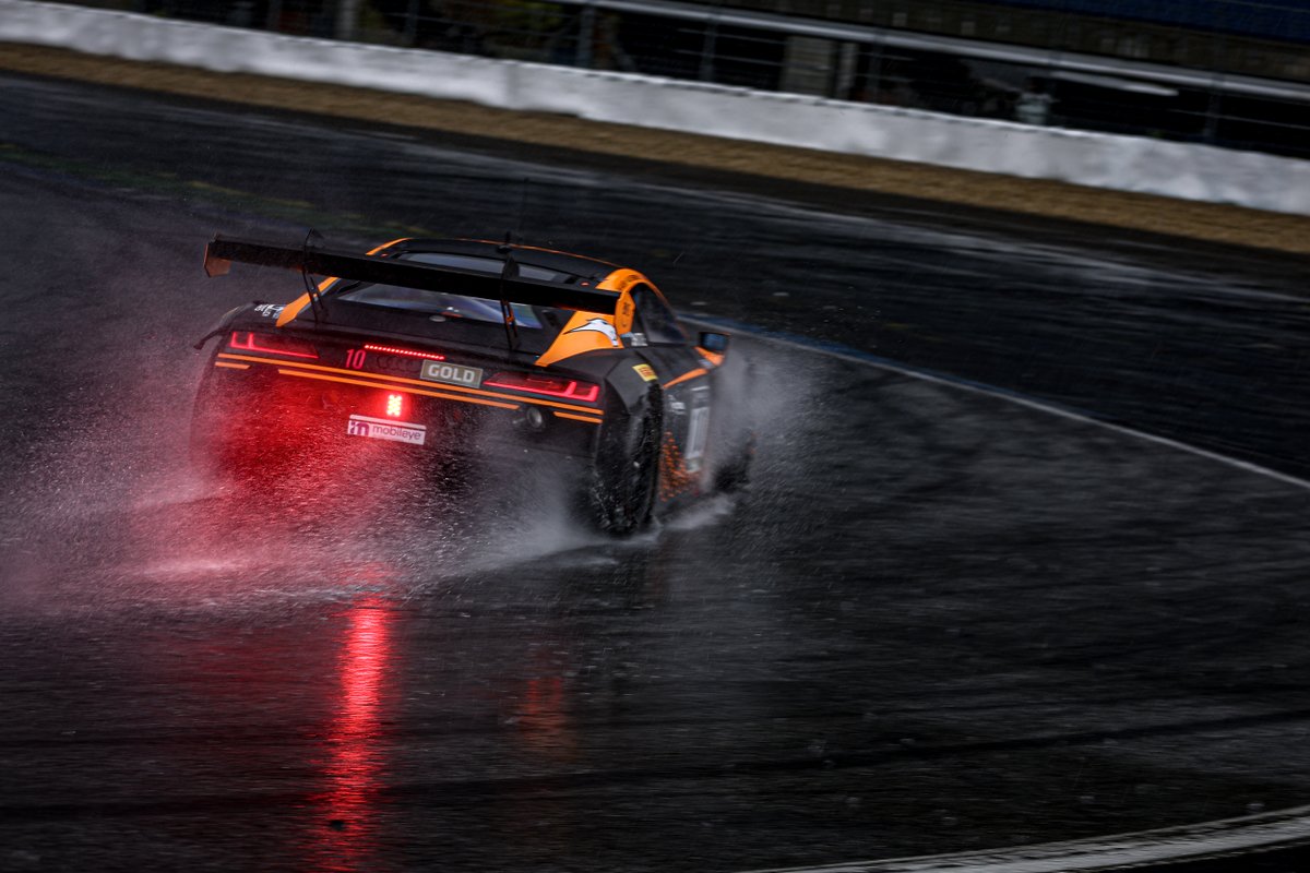 A rain-hit opening session at Hockenheim saw @BoutsenGinion on top with its #10 Audi 🌧 ➡️ gt-world-challenge-europe.com/news/2406 #FanatecGT 🏁 #GTWorldChEu