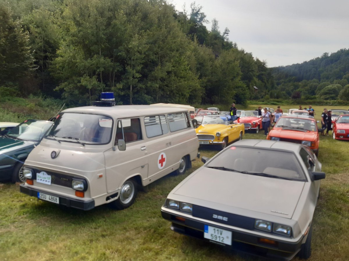 ONDREJ_LANIK's tweet photo. Ready for the final leg of ŠKODA  Classic Tour 2022 in Kokorinsky dul. https://t.co/l7brtHwk8D