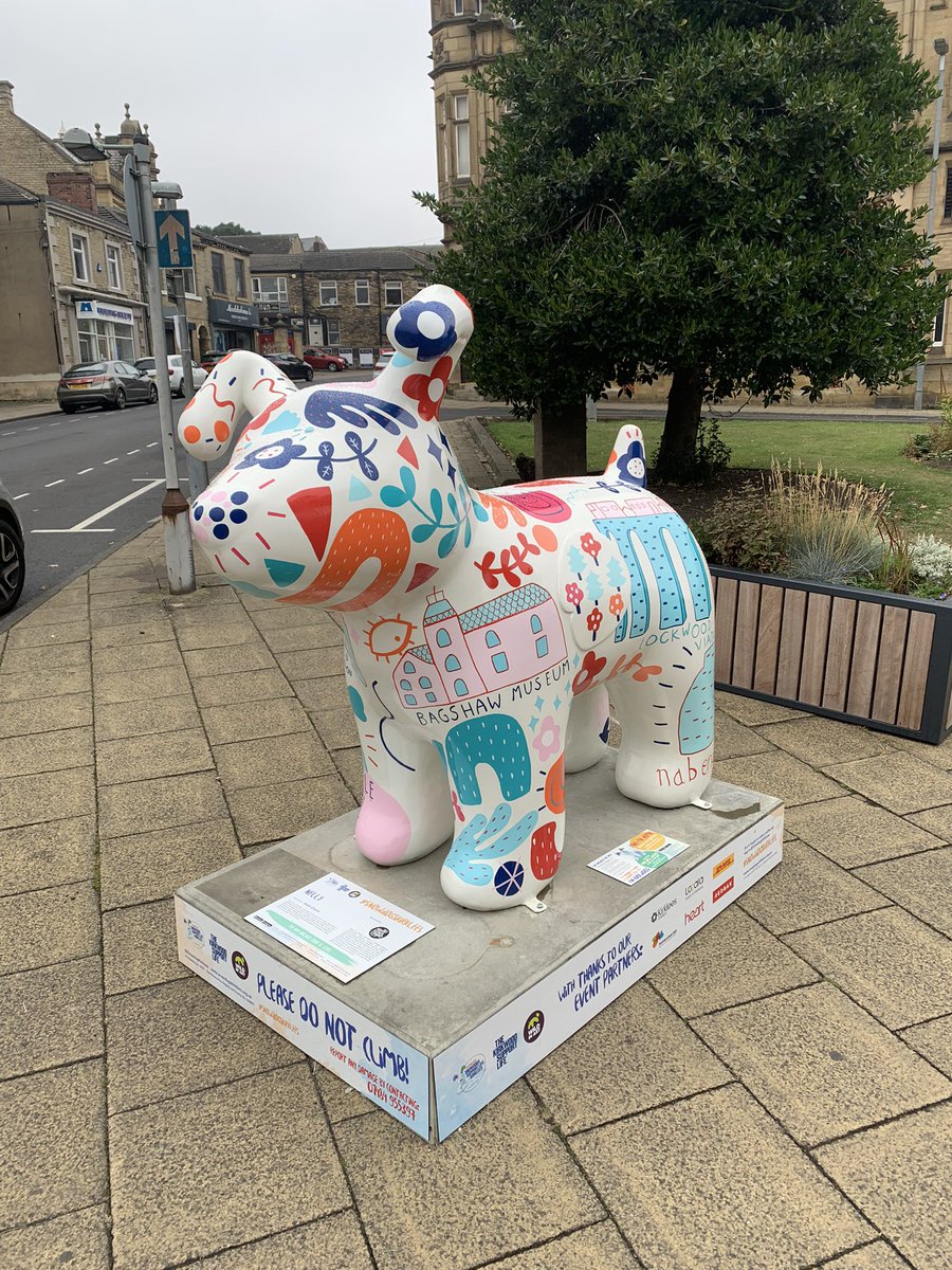 66Ratbag's tweet photo. #SnowdogsKirklees #snowdog https://t.co/DmSmMHkoRB