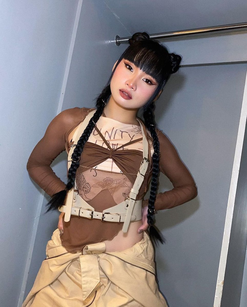 LexLotteArchive's tweet photo. #LEXLOTTE AT KUMU IS 4 U CONCERT PORTRAIT 📸

@KAIAOfficialPH #KAIA 
#KAIA_ALEXA #KAIA_CHARLOTTE https://t.co/fMp8I2EhGG