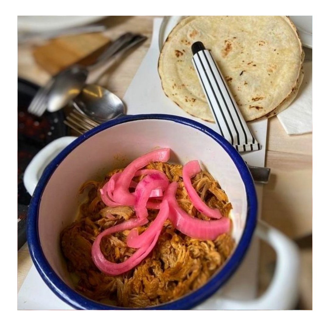 BadianaTapas's tweet photo. Compartir unos tacos de cochinita pibil con crema de aguacate puede ser una forma estupenda de reponer fuerzas 🇲🇽🌮🥑
--
🌐 https://t.co/OigXkNzacD
☎ 886 16 10 85

#badianatapas #pontevedra #prazadaleña #pontevedramola #pontelovers  #mexico #aguacate #pontevedralife #feirafranca https://t.co/Nbhxi6to7s