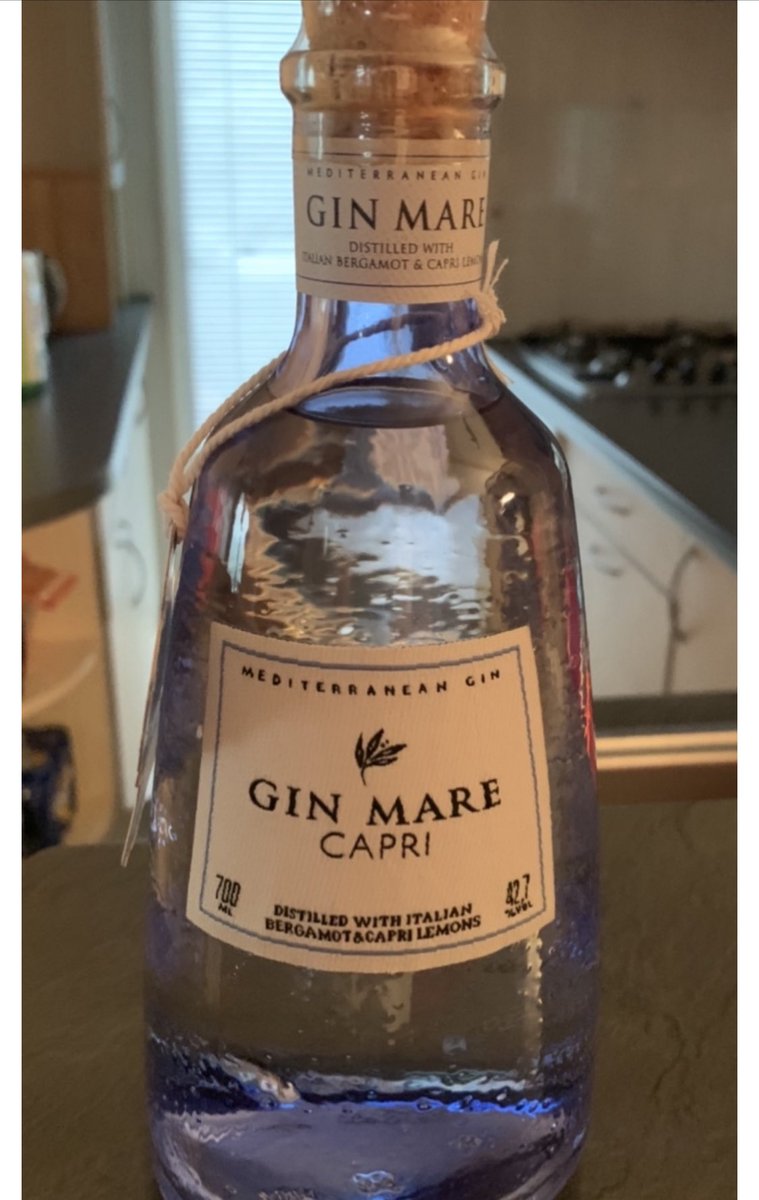 It’s fabulous that you can get some wonderful gins in France even though the uk has that market but please can we get a decent range of tonics over here to enjoy more <a href="/FeverTreeMixers/">Fever-Tree Mixers</a> #tonic #gin