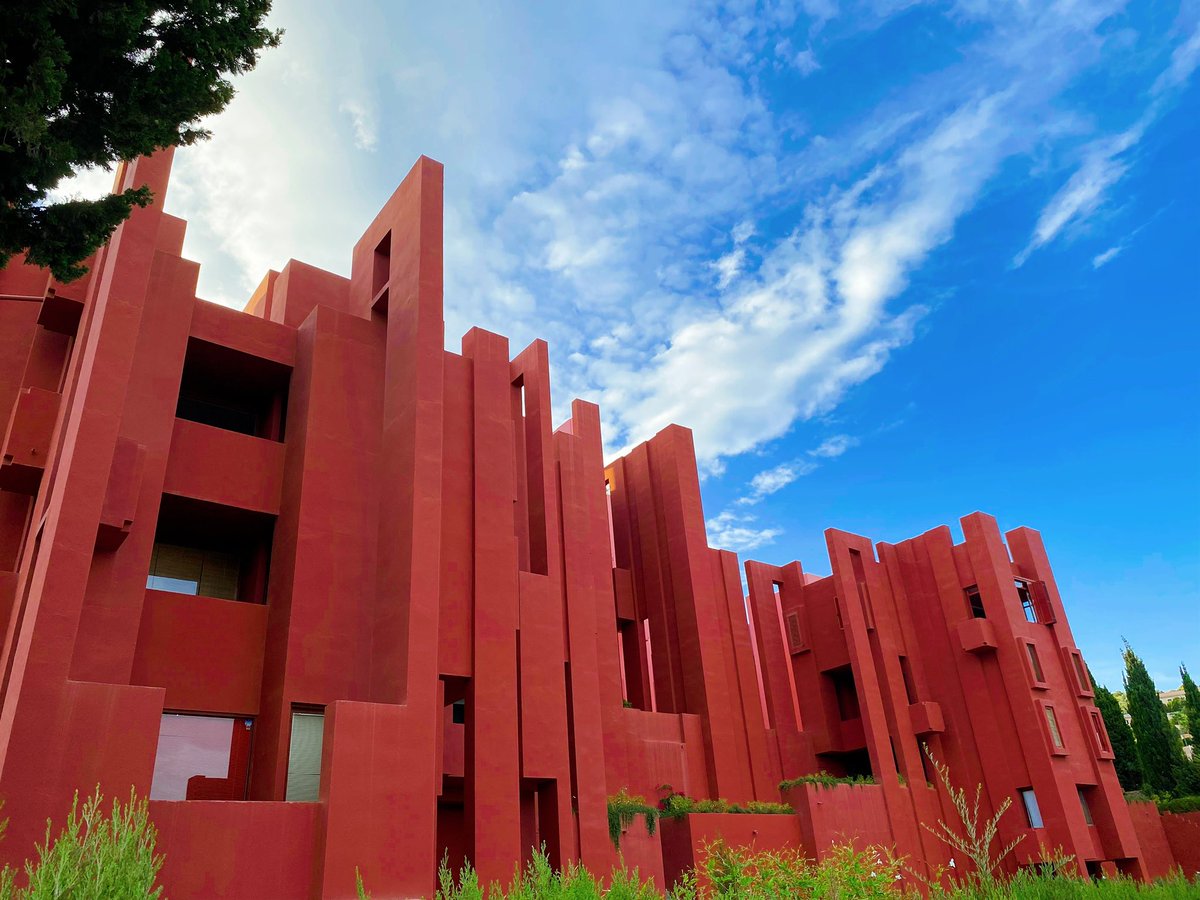 Siempre icónica e inspiradora la Muralla Roja en #Calpe, legado del gran Ricardo Bofill
#Art #Culture <a href="/ricardobofill/">Bofill Arquitectura</a>