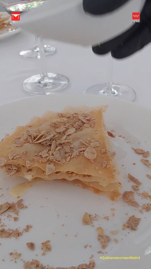 más información en bit.ly/3KGW5nP
Grand Diplôme Le Cordon Bleu, prácticas en #DSTAgE y 18 meses en #zuberoa convierten a <a href="/ccarande/">Casey Carande</a> y a su @restaurantecarande en una de las grandes direcciones de la Sierra de Guadarrama

#québiensecomeenmadrid 
… instagr.am/tv/CiCi08LvhdY/