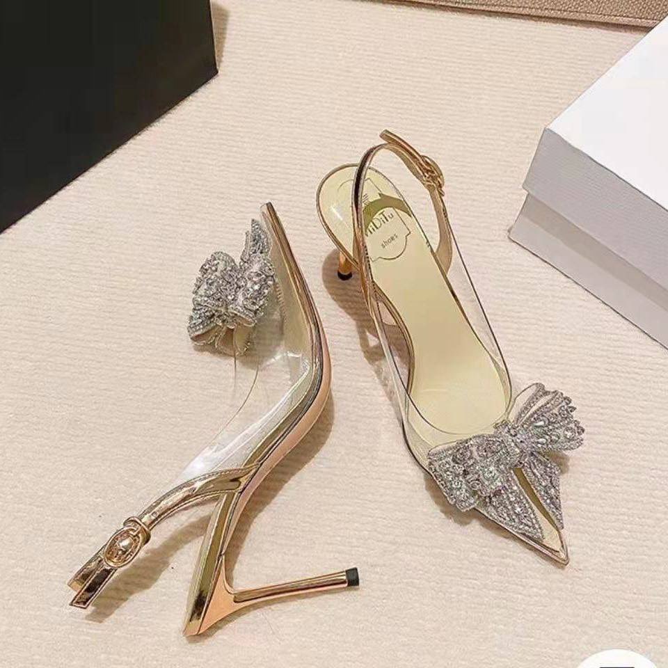 ShoppingKumare's tweet photo. Hanap niyo din ba ang glass shoes katulad ng kay @heart021485? May nakita akong inspo! At mas affordable ✨ ang lakas makayaman mga mars!!
Ito ang link⬇️
🔗  https://t.co/Qiu5dlO2A3

#ShopeePH #shopeefinds #heartevangelista

*PHOTO CREDITS TO THE OWNER* https://t.co/DdYTzdJ55v