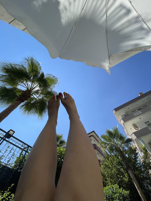 Good autumn 🍂 https://t.co/B7A83i2NVL<a href="/tag/swimsuit"class="tags"><span>#swimsuit</span></a><a href="/tag/sea"class="tags"><span>#sea</span></a><a href="/tag/beautifulgirls"class="tags"><span>#beautifulgirls</span></a><a href="/tag/bewithme"class="tags"><span>#bewithme</span></a>