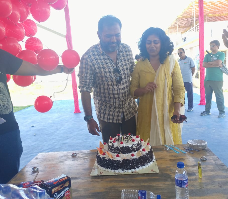 BalajiMLA4's tweet photo. Happy Anniversary @rajsekarpandian Anna ❤️

Special day at #pudukkottai Celebration from @sfcpudukkottai

@Suriya_offl
@Karthi_Offl 
@sfcpudukkottai @mi_offl https://t.co/7M1bmdEIcM