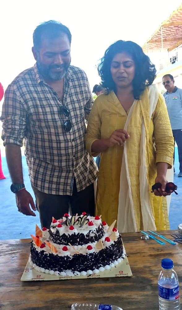 sfcpudukkottai's tweet photo. Happy Anniversary @rajsekarpandian Anna ❤️
May God continue to bless you and keep you happy❤️

Special day at #pudukkottai Celebration from @sfcpudukkottai

@Suriya_offl
@Karthi_Offl 
@sfcpudukkottai @mi_offl https://t.co/rhVKKTMBAL
