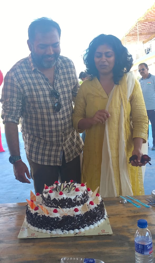 BalajiMLA4's tweet photo. Happy Anniversary @rajsekarpandian Anna ❤️

Special day at #pudukkottai Celebration from @sfcpudukkottai

@Suriya_offl
@Karthi_Offl 
@sfcpudukkottai @mi_offl https://t.co/7M1bmdEIcM