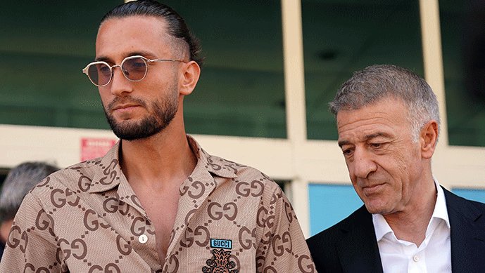 transferfb's tweet photo. Hülle ile satılan Eljif Elmas Napoli'de 3. yılında forma giymeye devam ediyor. 
Yusuf Yazıcı ise gucci gömleği ile geri döndü. https://t.co/NvldnLtdHy
