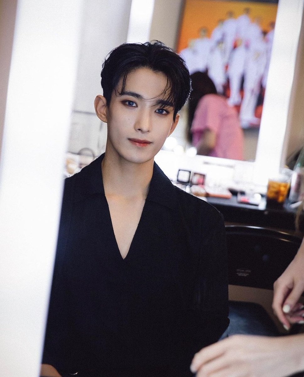 Dokyeom tweet media