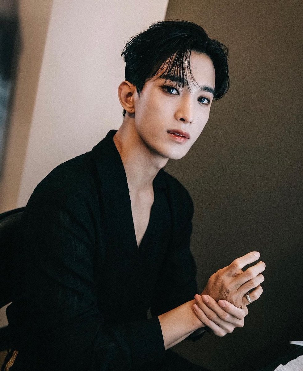Dokyeom tweet media