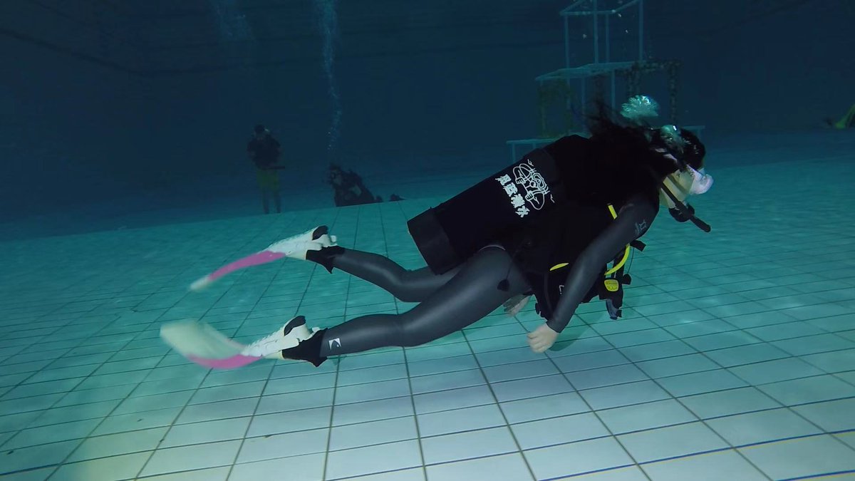 fishwolf2's tweet photo. underwater in the pool of Olympic center https://t.co/9cvX4foilP