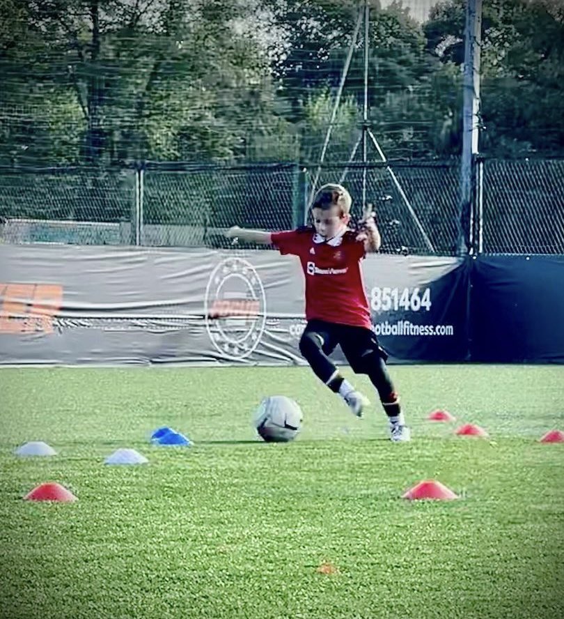 AllyMcGovern1's tweet photo. Argyll bossing it at his 1-1. His touch is really improving and he is continually getting stronger! #baller #argyll14 #younkent Could get a start today for sure! 🫡 ⚽️💙 https://t.co/h6r8j16zoU