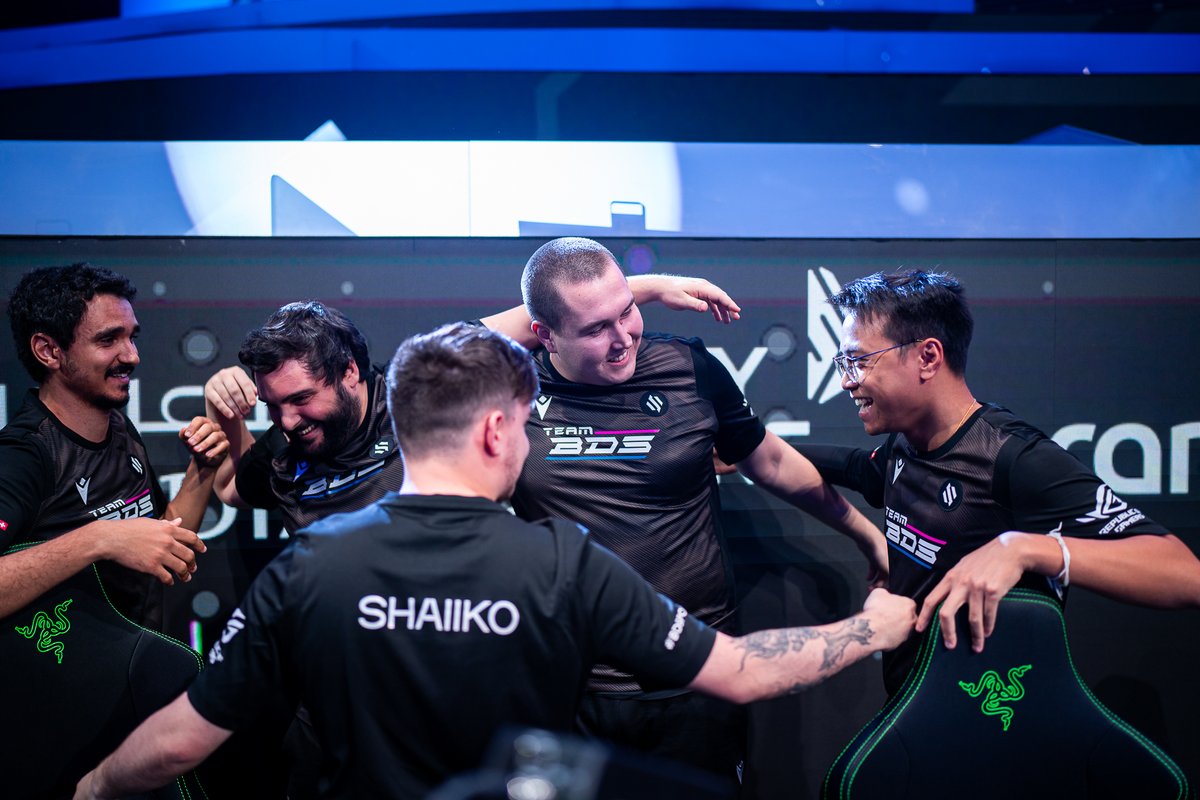 Shifters tweet media