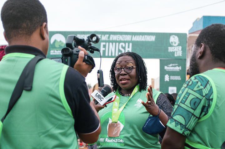 ElsieAttafuah's tweet photo. It has been an honor to flag off and participate in the inaugural @RwenzoriRun here in #Kasese alongside @UNDP colleagues, friends and private sector partners 🏃‍♀️🏅

#TuskerLiteRwenzoriMarathon 
#SustainableDevelopment https://t.co/lAcQQ34NXC