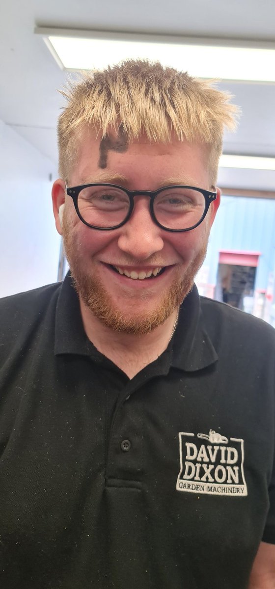 ddhexham's tweet image. Is Harry really a wizard? 🧙‍♂️

Open til 4PM today for all Garden, Forestry and Construction needs..... even autographs!