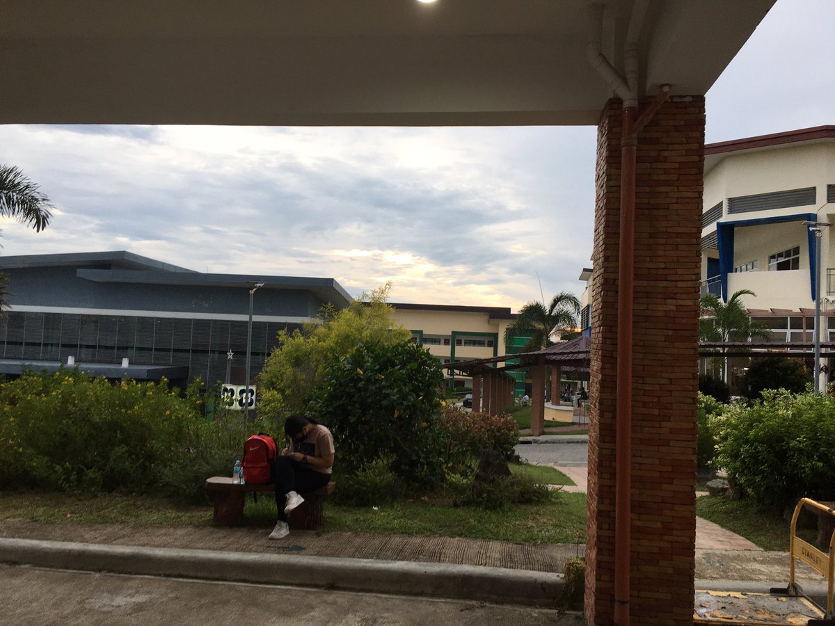 cheesycak's tweet photo. guys sorry sa napakahalatang kaadikan ko rn look at this pic https://t.co/I2meBLb5wX