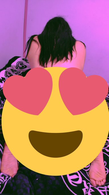 1000 retweet y le saco la censura jajaaj jam&aacute;s llegaremos https://t.co/W7sxgqnfCw