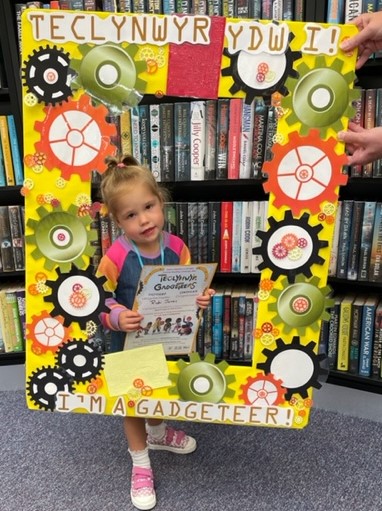 Llyfrgell y Coed Duon 📚 Blackwood Library tweet media