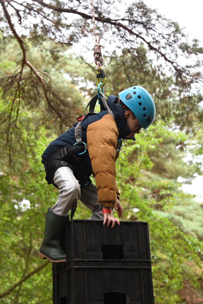 TheHowlingCamp's tweet photo. What fun packed morning session we had we have had our lunch and we are now on to the afternoon sessions #thehowlingcamp @ScoutsScotland #skillsforlife https://t.co/DYo1LMhIHt