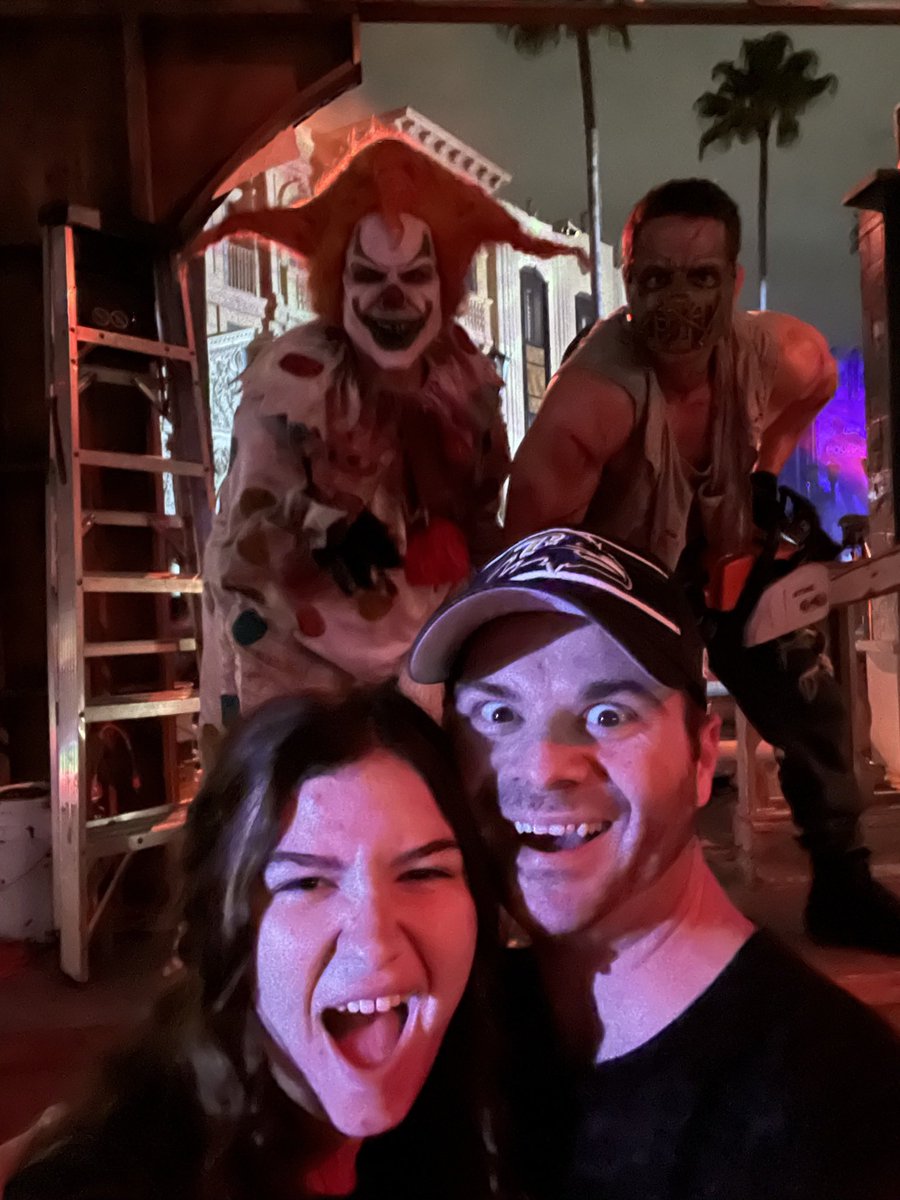 DiehardBmore's tweet photo. @HorrorNightsORL 34 days until our arrival……. Are you ready? @lill_bo_bill https://t.co/wcdxoSusJp