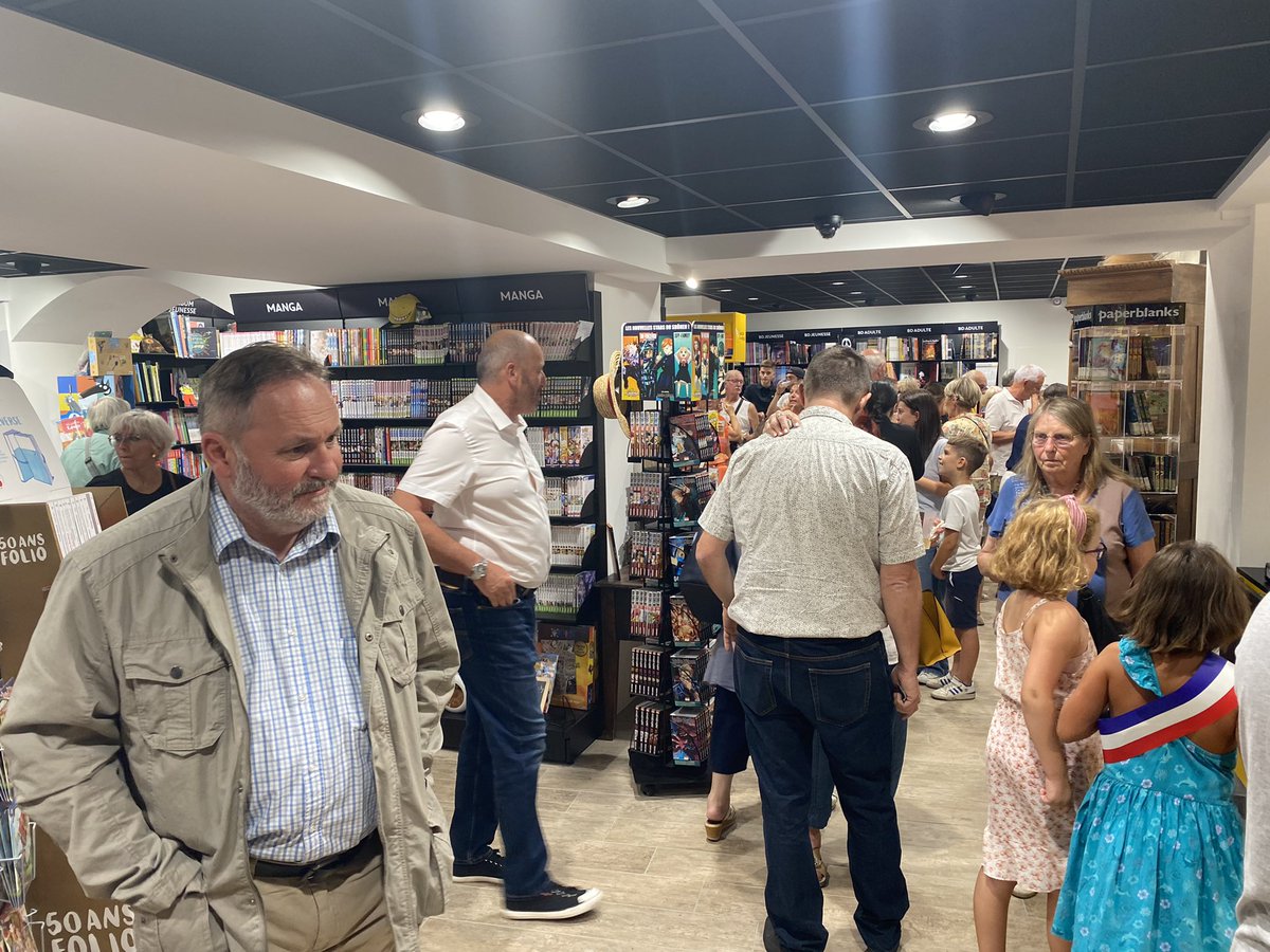 Ouverture de l’espace culturel Joséphine Baker au cœur de St Marcellin.
Bravo à Christophe Ghersinu et son équipe pour ce bel espace qui donne envie de s’arrêter et de bouquiner.
La #culture, le contact, le lien humain et la proximité. Bravo !