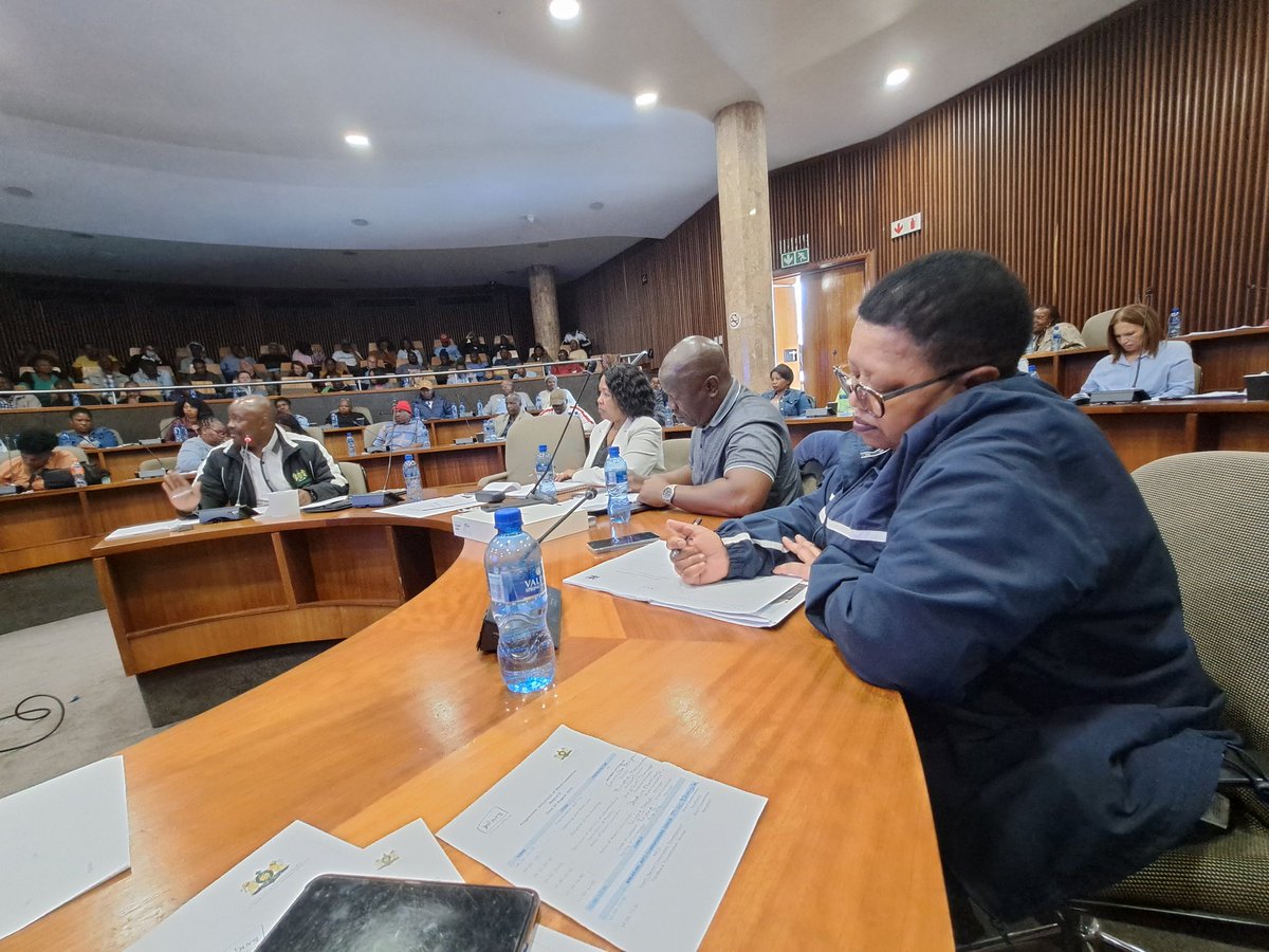 CityofJoburgZA's tweet photo. Our Region C team have noted the questions posed by our committee members and will be responding to them #WardCommitteeInduction #JoburgWorks #JoburgServices ^NJ https://t.co/WesEJr9lJX