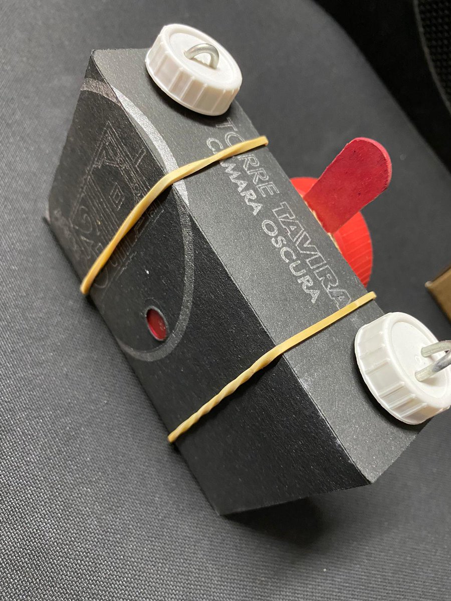 Torre_Tavira's tweet photo. ¡Habemus juguete nuevo! ¡Estas preciosas Cámaras artesanales hechas a mano y con materiales reciclados! ¡Gracias a @ECOCAM_FOTO por hacerlo posible! 📷♻️😍
Si quieres hacerte con una (y sé quieres porque son maravillosas), ¡ya están disponibles en la Torre Tavira! https://t.co/EOB0Th5GKS