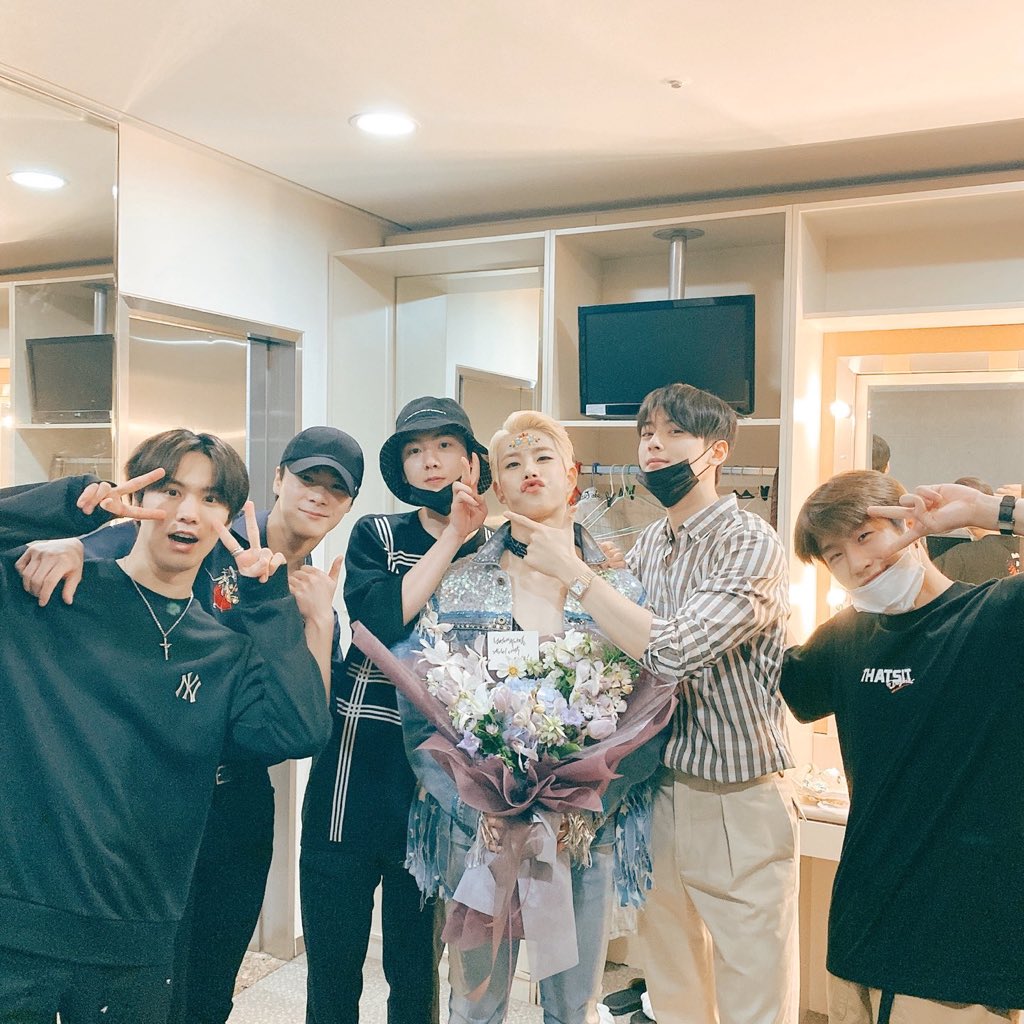 djenine_ira's tweet photo. Astro has the best brotherhood ever.. you CANNOT change my mind https://t.co/jQWt4DOoEe