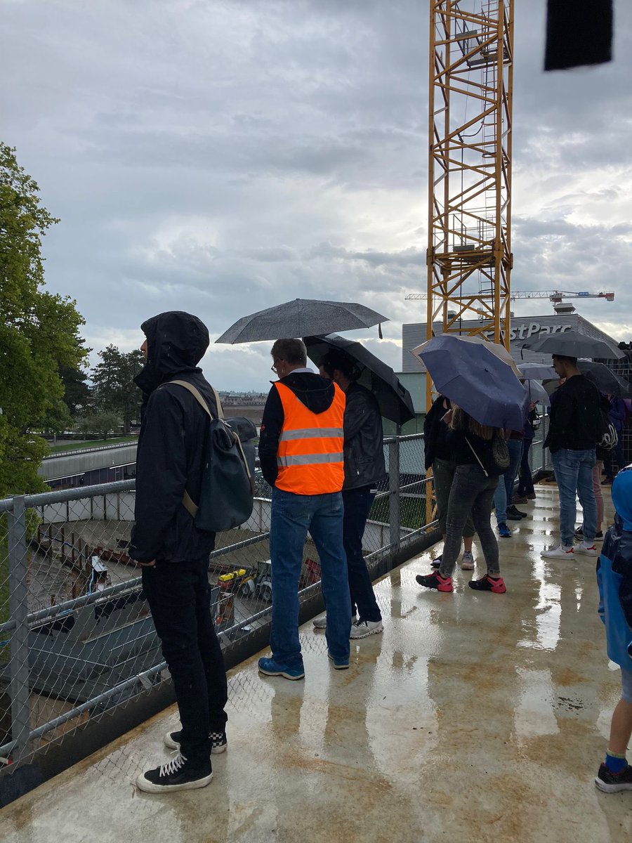 Heute im Einsatz am Tag der offenen Baustelle von Zukunft Bahnhof Bern, um den Besuchenden Auskunft über das spannende Grossprojekt zu geben. Danke an alle, die vorbeigekommen sind! #zukunftbahnhofbern
#sbbcffffs <a href="/sbbnews/">SBB Medienstelle</a> @rbs <a href="/stadtbern/">Martin</a>