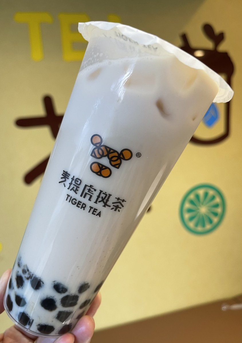 oo79864432's tweet photo. 麦堤虎斑茶 TIGER TEA 🐯 相模大野店
3回目 😄
5月以来。
来てみてビックリ、
9月30日閉店の貼り紙📝が❗️
ほうじ茶ミルクティー L 600円
タピ中大粒もっちり、お茶はふつう。
美味だったチーズフォーム、きょうは販売しないようでした…
#タピ活 #タピオカ #TIGERTEA #麦堤虎斑茶 #相模大野 https://t.co/AykuCTLWbv