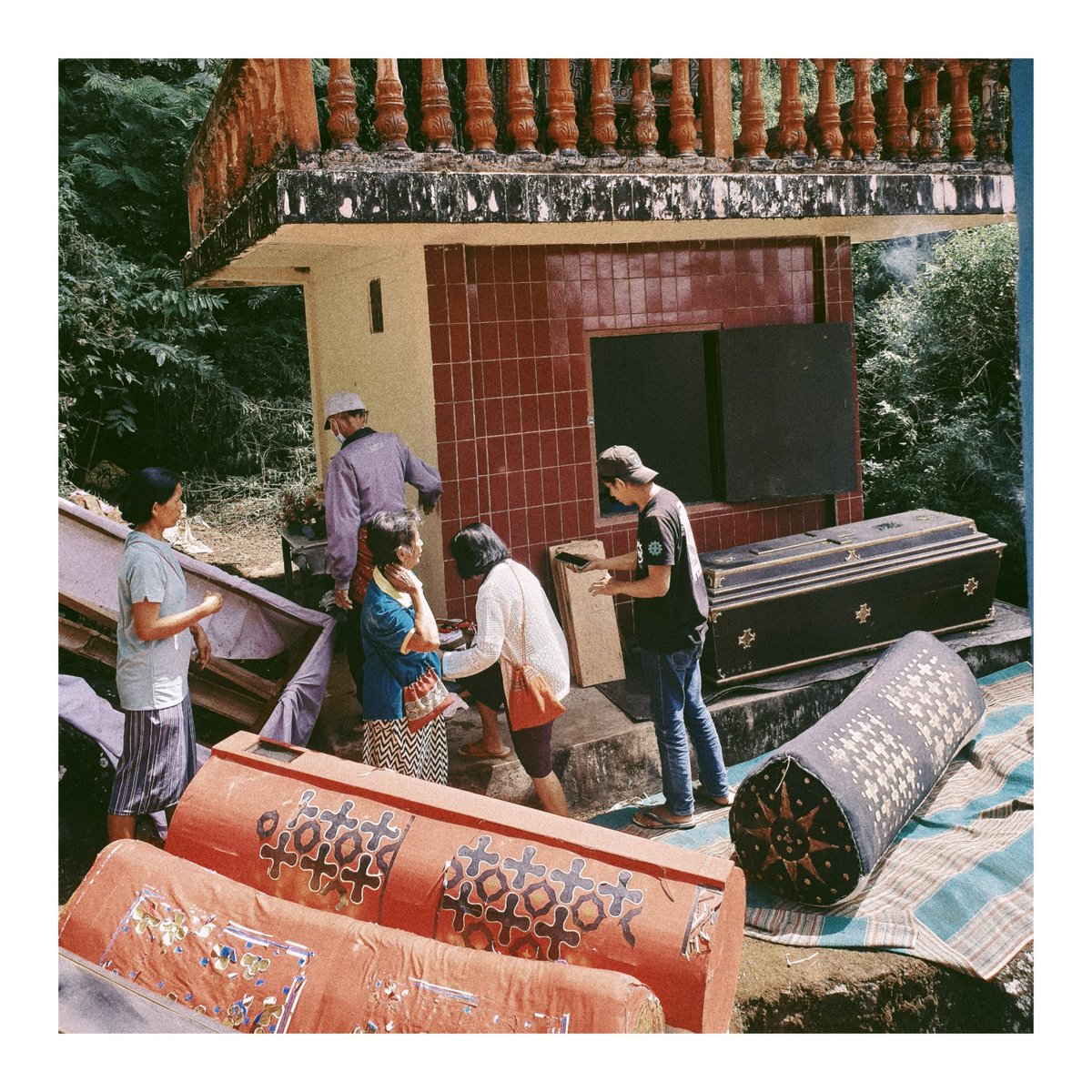 rizqyar's tweet photo. Another day spent super well. 
#MaNene Ritual 📍Kapala Pitu, Toraja Utara. https://t.co/xLjyrU7HyD