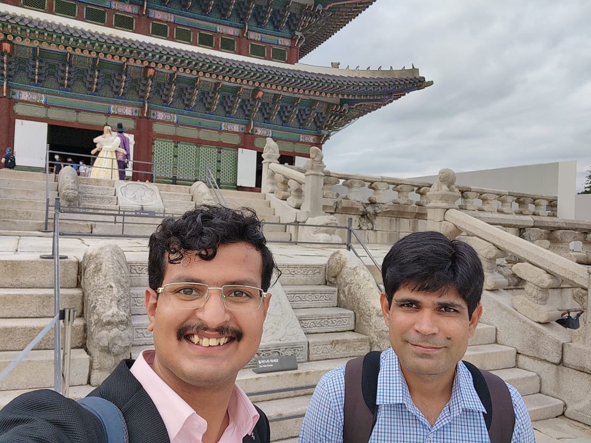 yogesh_singh94's tweet photo. Great experience to present our IEEE RA-L article “Throwing Strategy in a Dual-Motor-Task of Aiming at the Bullseye while Walking in Virtual Reality” at the #biorob2022 conference at @SNUnow Aug 21-24, 2022! Dr. SK Agrawal Dr. @VineetVashista
https://t.co/LFlamJ46bY https://t.co/VLVYBKyPok