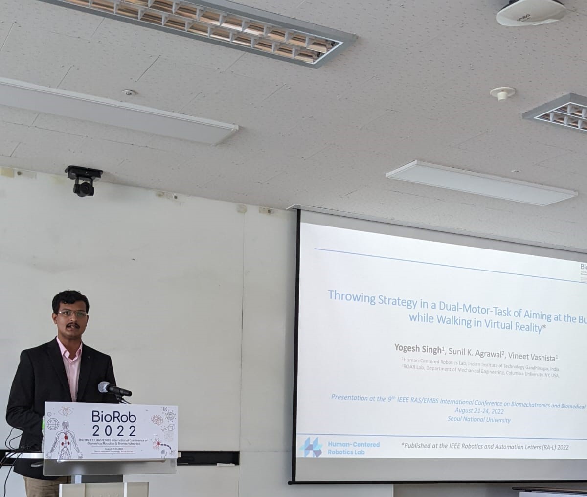 yogesh_singh94's tweet photo. Great experience to present our IEEE RA-L article “Throwing Strategy in a Dual-Motor-Task of Aiming at the Bullseye while Walking in Virtual Reality” at the #biorob2022 conference at @SNUnow Aug 21-24, 2022! Dr. SK Agrawal Dr. @VineetVashista
https://t.co/LFlamJ46bY https://t.co/VLVYBKyPok