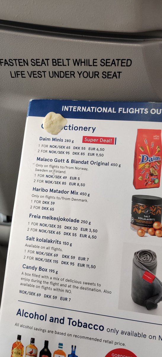 KaymorinTweets's tweet photo. Who ever did this. Shame on you #flight #mildlyinfuriating https://t.co/gAHSzCDD9a