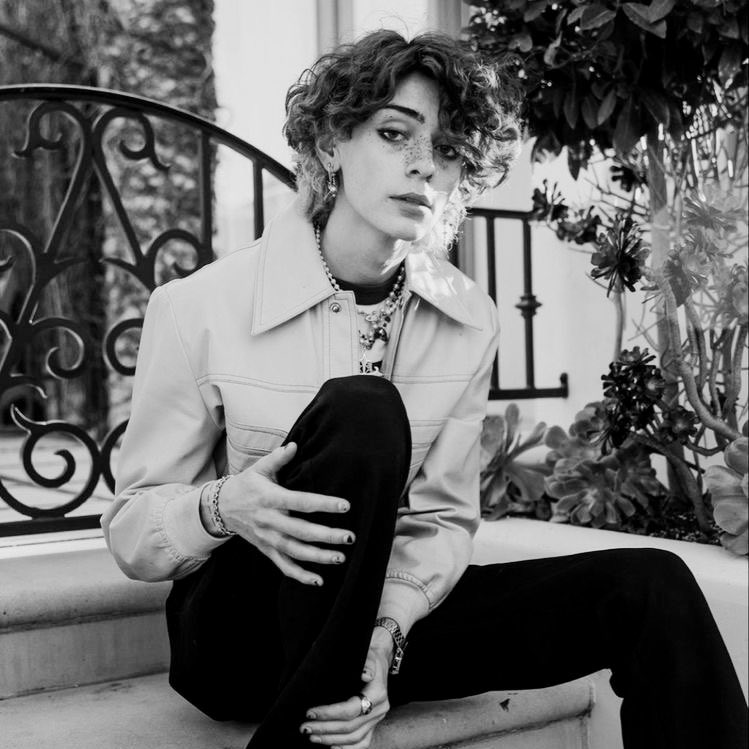 GLVRIOUS_'s tweet photo. ⠀ ⠀ ⠀ ⠀

            —༻ 𝓑𝐄𝐋𝐋𝐀𝐌𝐘𝓛𝐈𝐒𝐂𝐀𝐑𝐈𝐎
                     • • • 𝚏𝚛𝚒𝚎𝚗𝚍 ; 𝚓𝚞𝚜𝚝 𝚖𝚎𝚎𝚝 
                     𝚑𝚒𝚖, 𝚑𝚎 𝚒𝚜 𝚚𝚞𝚒𝚝𝚎 𝚊 𝚌𝚊𝚝𝚌𝚑

— @nuagenmousse ⠀ ⠀ ⠀ https://t.co/TWBOmRGrnW