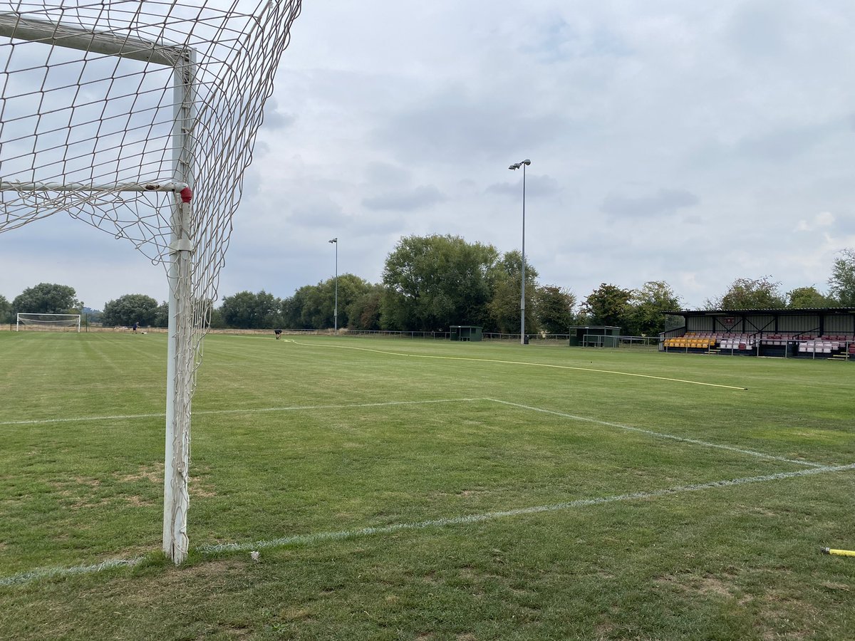 Lots of effort going on this morning 💪🏻 ready for tomorrows <a href="/EmiratesFACup/">Emirates FA Cup</a> game against <a href="/Binfieldfc/">Binfield FC</a> 

Remember to get your ticket in advance via <a href="/ticketpassHQ/">Ticketpass</a>   50% fee going to <a href="/MagpieCommunity/">Maidenhead United in the Community</a> trust 

🎟 👉🏻 tinyurl.com/yc2b9ffe

#EmiratesFACup #nonleaguefootball