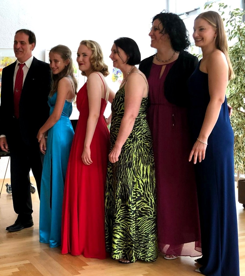 GPittnerova's tweet photo. 🎹"Musik &amp; Passion" Studentenkonzert Gesangsklasse Opernsängerin &amp; Vocalcoach Gabriella Pittnerova in Klassik, Musical, Pop, Filmmusik, Evergreens, Chanson und Jazz.
#gesang #gesangsunterricht  #gesangslehrerin #gesangsschule #vocalcoaching #vocalcoach #studentenkonzert https://t.co/z5SJaQs4p4