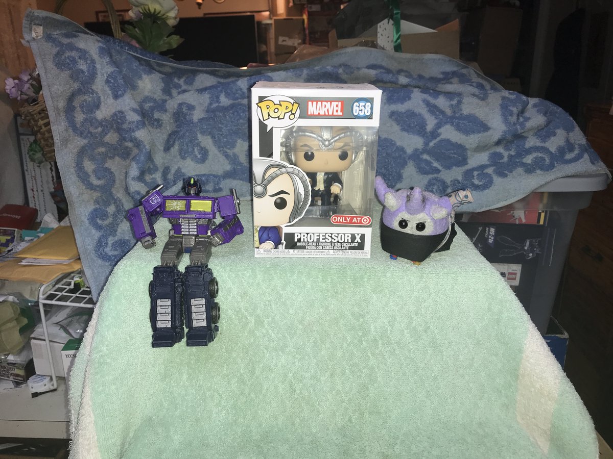Transfan2's tweet photo. @NightShiningPR @JesseWittenrich @Botcon
Puggle IDW Galvy:Ivisited #TransformersShatteredGlass Universe Again! Today+Saw #OptimusPrime Again! We Saw #ProfessorX From #Xmen/#Xmen97! #PugglesTalk #Transformers #ShatteredGlass #ShatteredGlassOptimusPrime #GalvySG  #FunSGPrime⭐️ https://t.co/EjP7jT2YIq