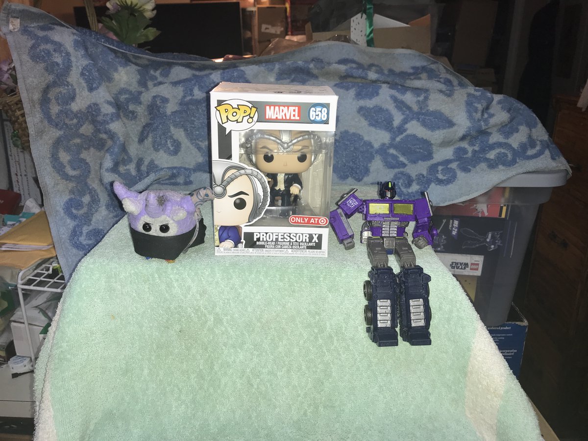 Transfan2's tweet photo. @NightShiningPR @JesseWittenrich @Botcon
Puggle IDW Galvy:Ivisited #TransformersShatteredGlass Universe Again! Today+Saw #OptimusPrime Again! We Saw #ProfessorX From #Xmen/#Xmen97! #PugglesTalk #Transformers #ShatteredGlass #ShatteredGlassOptimusPrime #GalvySG  #FunSGPrime⭐️ https://t.co/EjP7jT2YIq