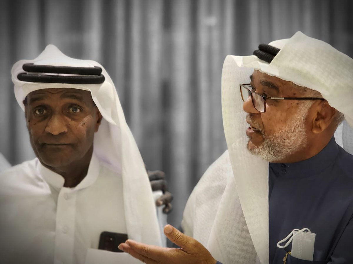 AlBayanSports's tweet photo. ⚫| الراحل #غانم_مبارك في لقاء أخير مع نجوم #النصر السابقين، منتصف شهر أغسطس الماضي

@ALNasrSC 
#البيان_الرياضي https://t.co/vwjq1mog7U