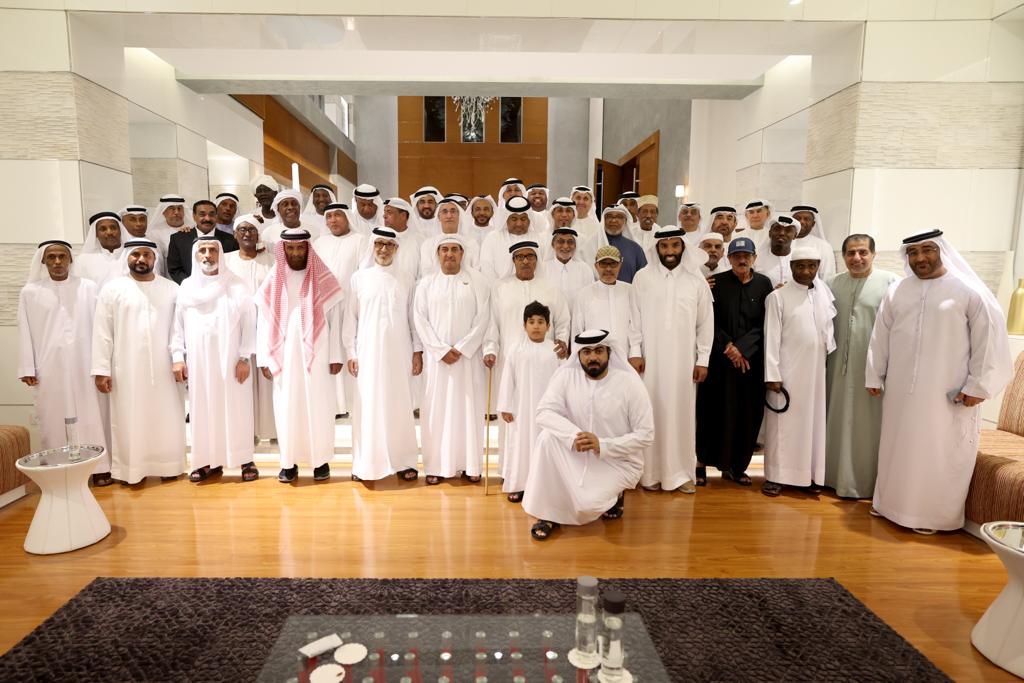 AlBayanSports's tweet photo. ⚫| الراحل #غانم_مبارك في لقاء أخير مع نجوم #النصر السابقين، منتصف شهر أغسطس الماضي

@ALNasrSC 
#البيان_الرياضي https://t.co/vwjq1mog7U